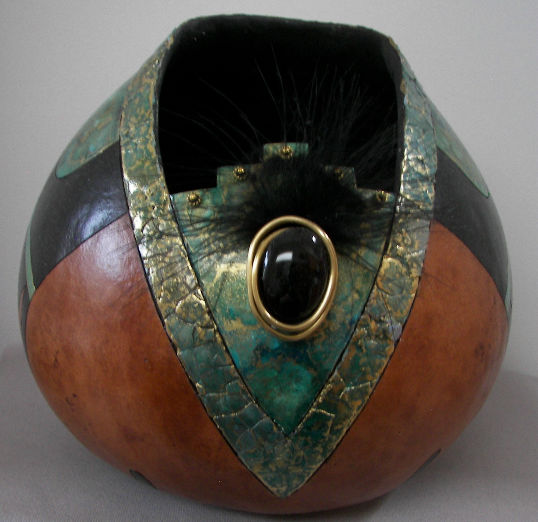 Gourd-SW-cut-in-front-Teal-Ink-and-Eggshells